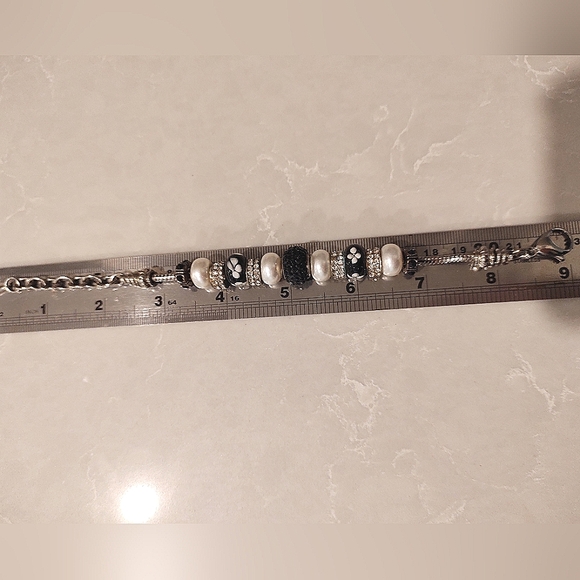 Bella Perlina | Crystal Bead Bracelet Black & White Rhinestones Daisy Flower - Picture 7 of 9